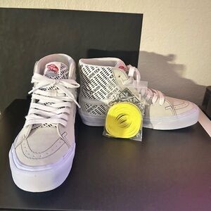 NWT | GORE-TEX & Vans Collab Black & White Limited Edition High-Tops W 8.5 / M 7